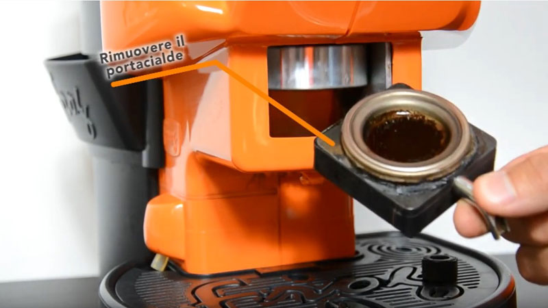 Come pulire la macchina del caffè a cialde - BENDU S.R.L.